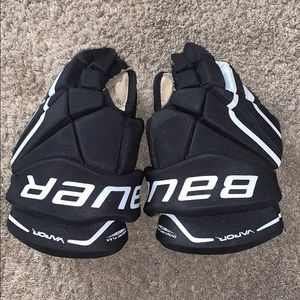 Bauer Hockey Gloves